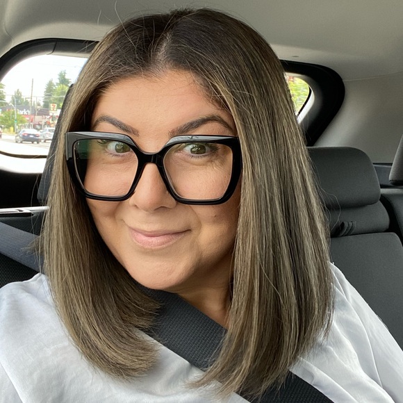 Meet your Posher, Sladjana - Picture 1 of 1